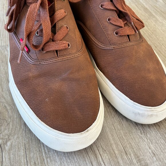 Mens Levi Classic Brown Ethan Lowtop Sneaker - 13 - Picture 3 of 11